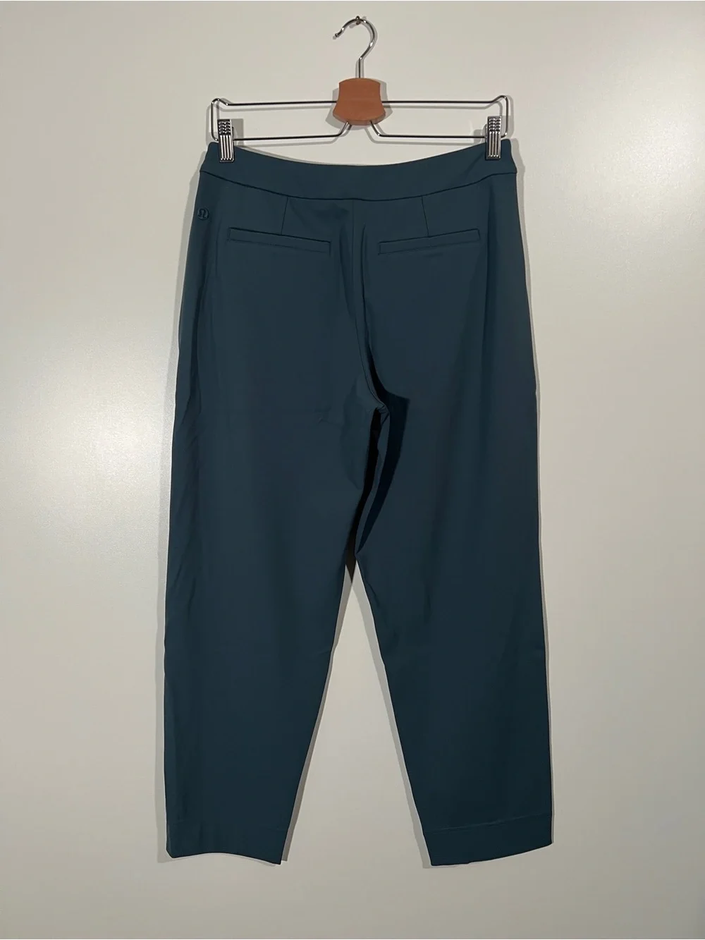 Lululemon Tapered-Leg Mid-Rise Pants 7/8 Length Luxstreme Size Medium Iron Blue